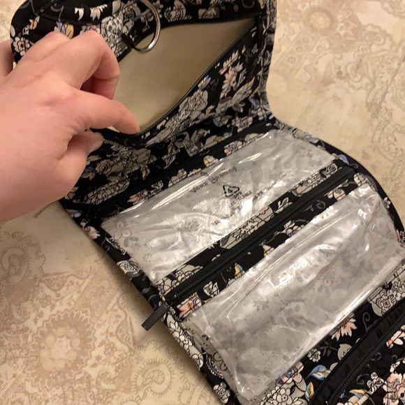 Vera Bradley Quilted Floral Makeup/Jewelry Travel Case - Picture 10 of 11